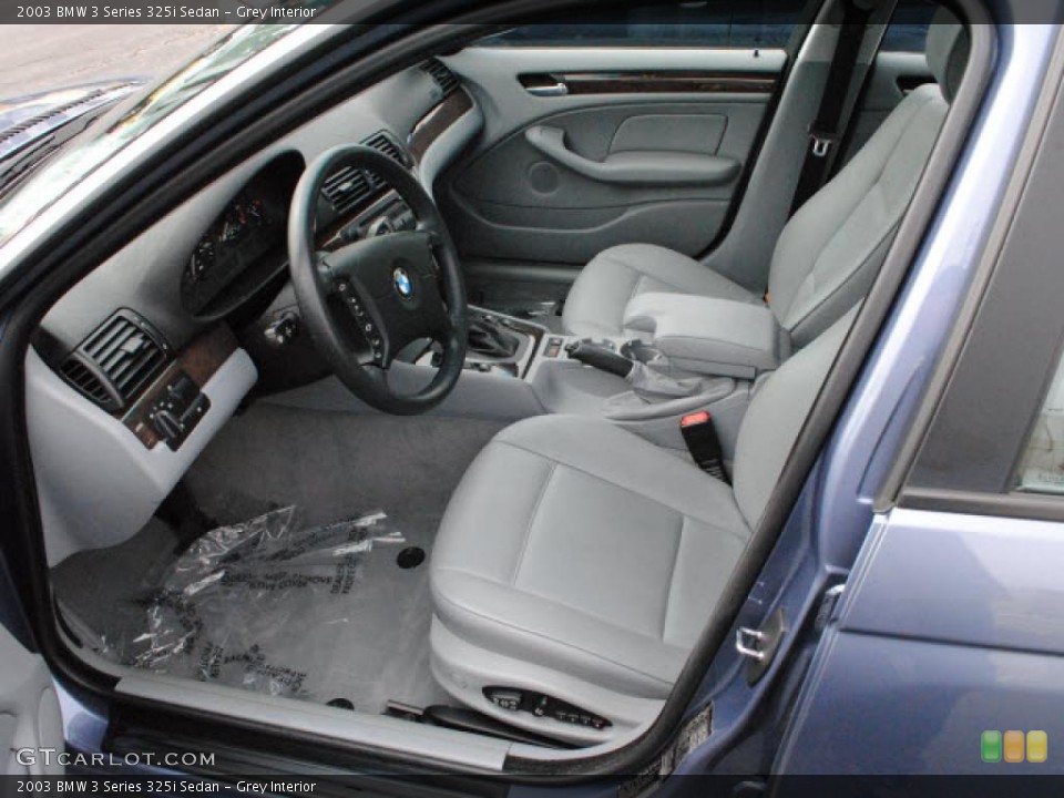Grey Interior Photo for the 2003 BMW 3 Series 325i Sedan #38897686