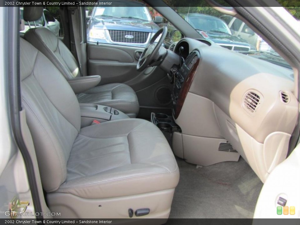 Sandstone Interior Photo for the 2002 Chrysler Town & Country Limited #38897782