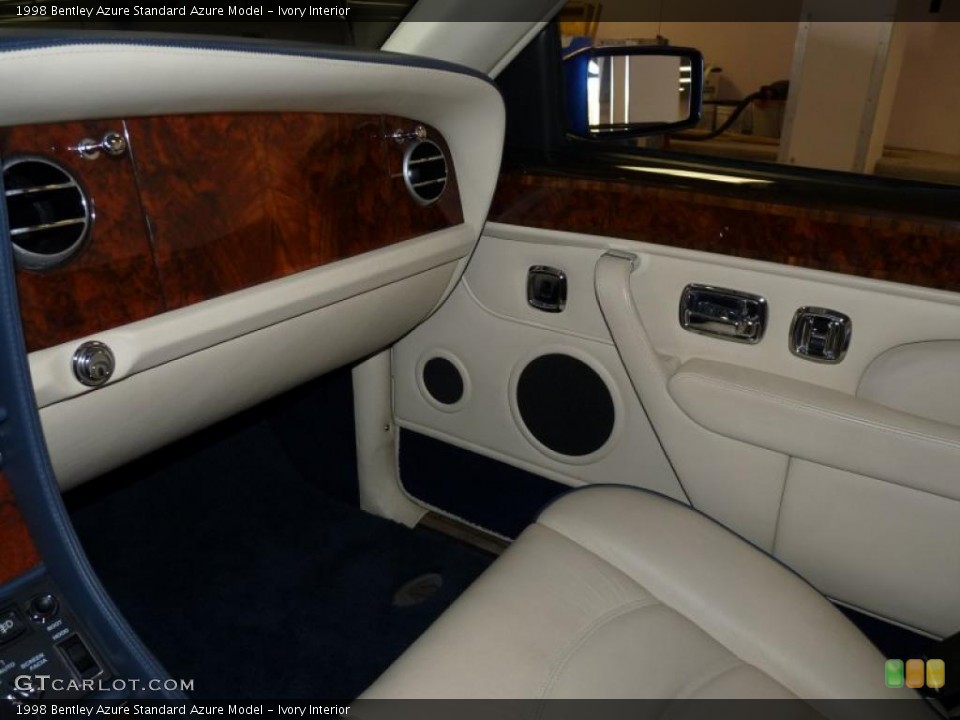 Ivory Interior Photo for the 1998 Bentley Azure  #38898354