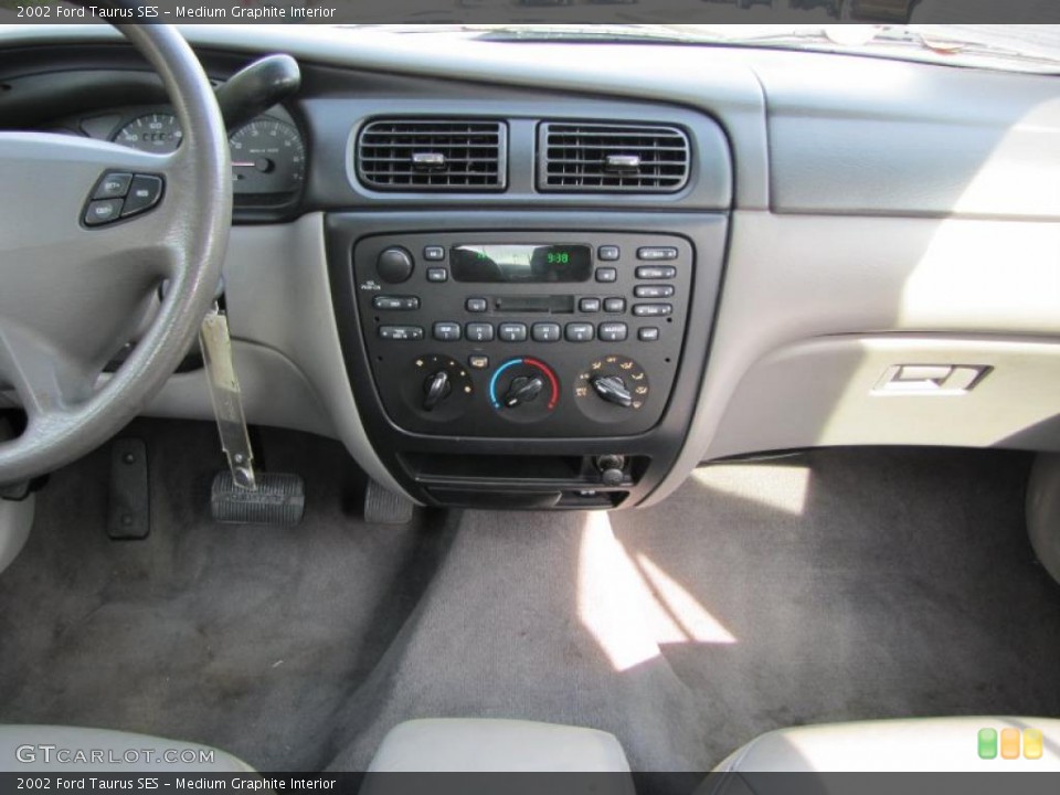 Medium Graphite Interior Dashboard for the 2002 Ford Taurus SES #38898546