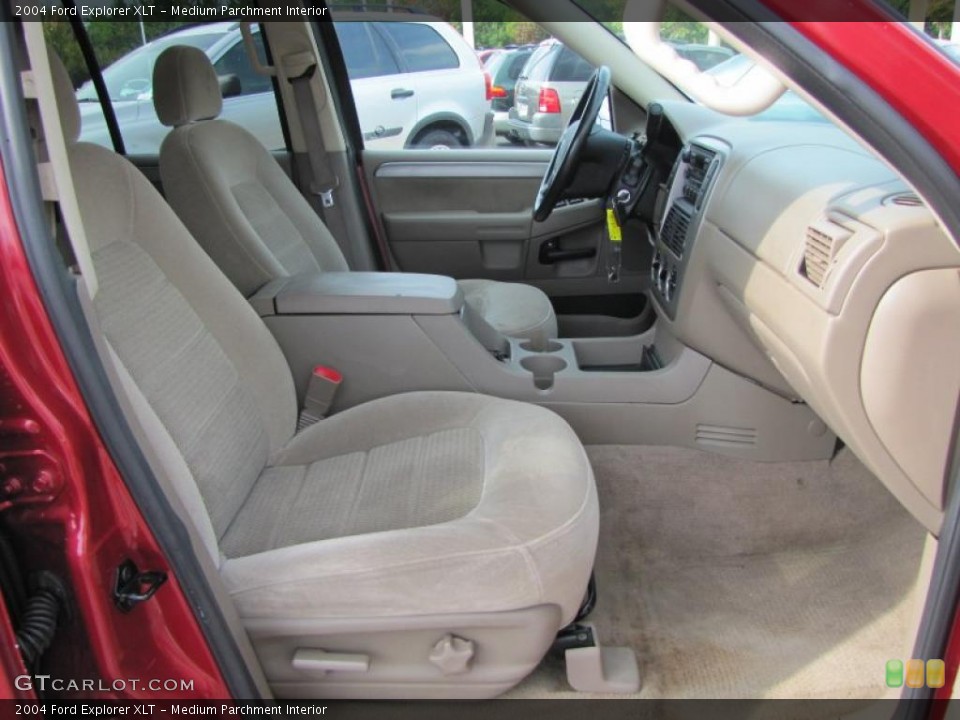 Medium Parchment Interior Photo for the 2004 Ford Explorer XLT #38899362