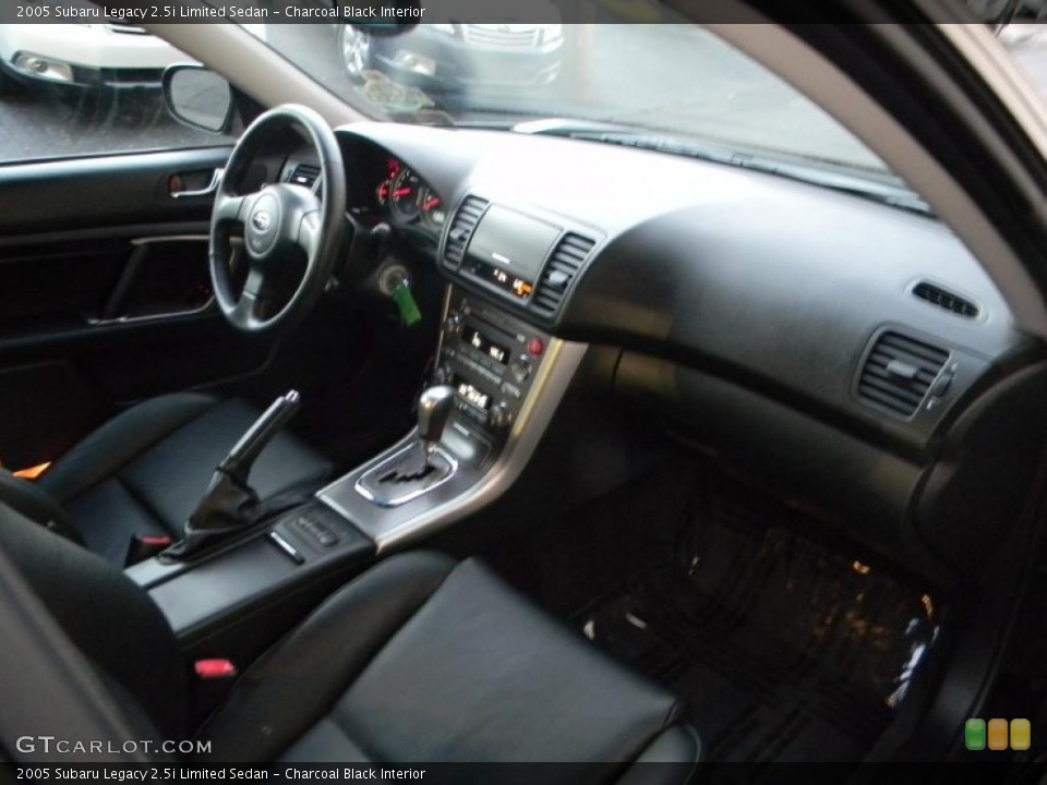 Charcoal Black Interior Photo for the 2005 Subaru Legacy 2.5i Limited Sedan #38901726