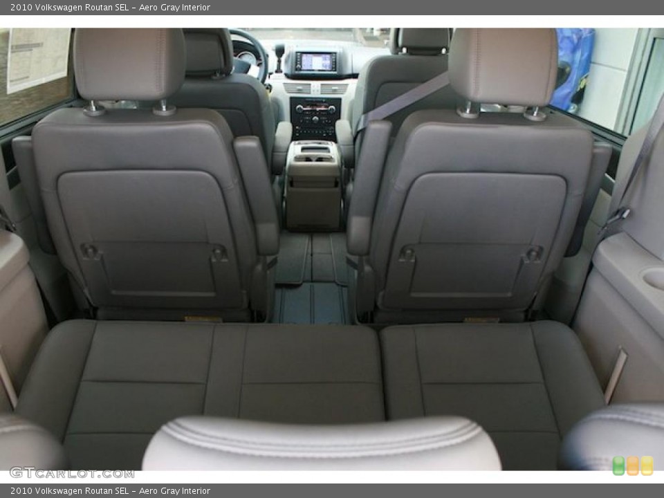 Aero Gray Interior Photo for the 2010 Volkswagen Routan SEL #38903986