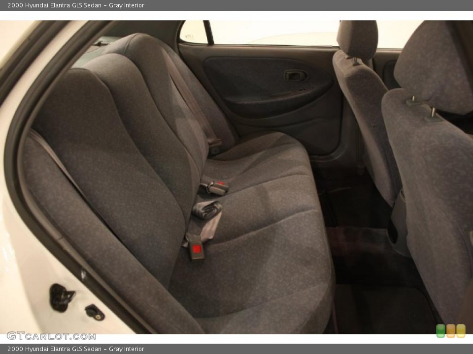 Gray Interior Photo for the 2000 Hyundai Elantra GLS Sedan #38904714