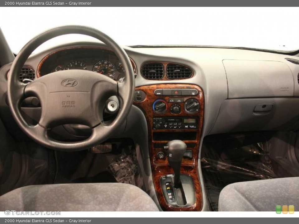 Gray Interior Dashboard for the 2000 Hyundai Elantra GLS Sedan #38904746