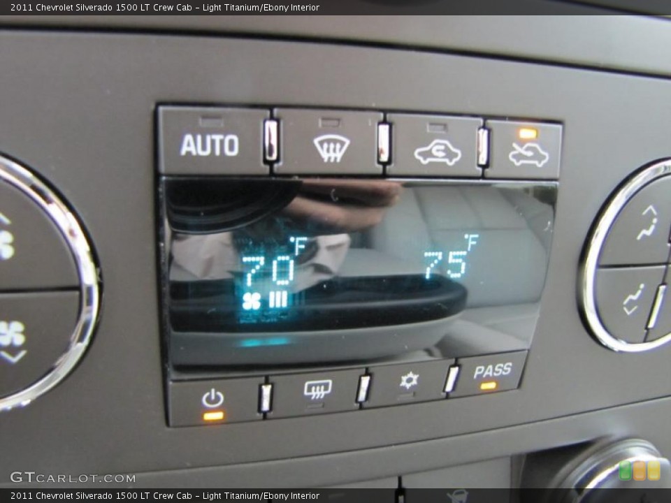 Light Titanium/Ebony Interior Controls for the 2011 Chevrolet Silverado 1500 LT Crew Cab #38907126