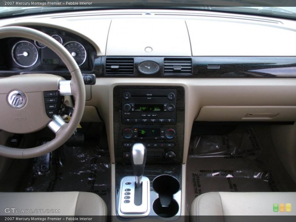 Pebble Interior Dashboard for the 2007 Mercury Montego Premier #38910182
