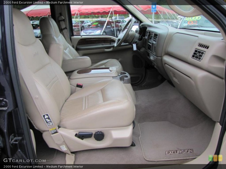 Medium Parchment Interior Photo for the 2000 Ford Excursion Limited #38911802