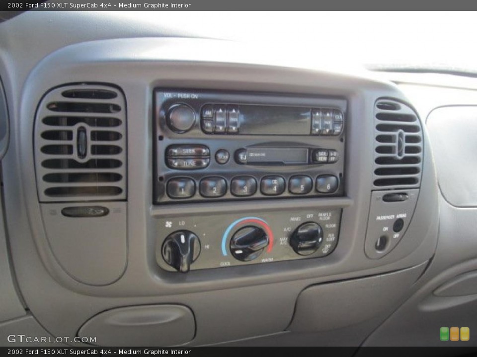 Medium Graphite Interior Controls for the 2002 Ford F150 XLT SuperCab 4x4 #38913234