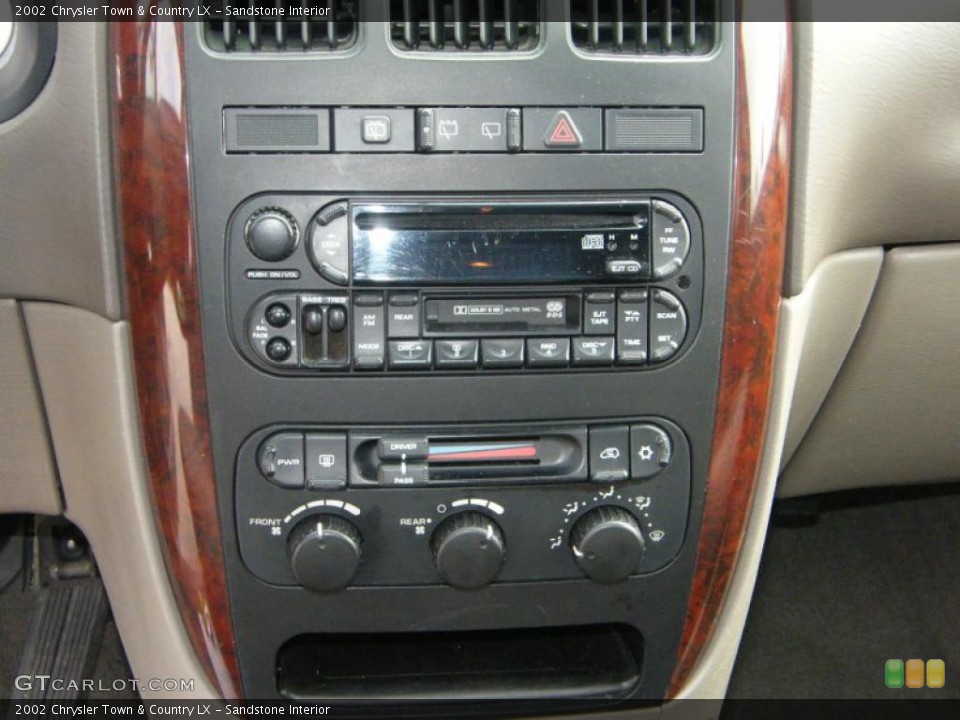 Sandstone Interior Controls for the 2002 Chrysler Town & Country LX #38913802