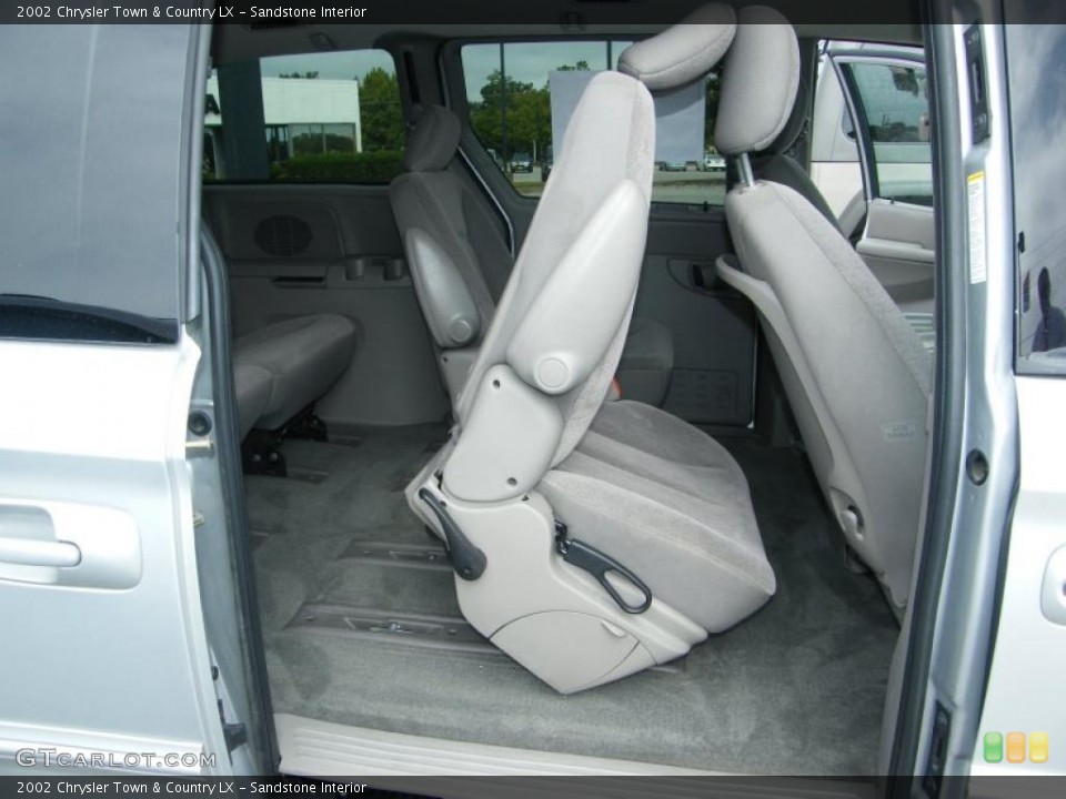 Sandstone Interior Photo for the 2002 Chrysler Town & Country LX #38913830