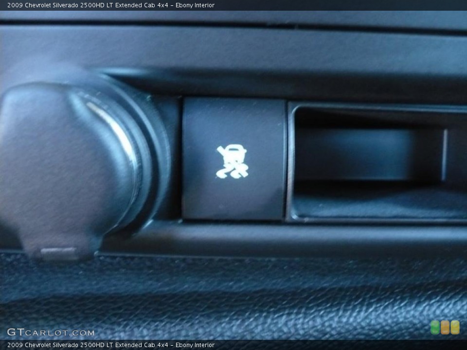 Ebony Interior Controls for the 2009 Chevrolet Silverado 2500HD LT Extended Cab 4x4 #38914602