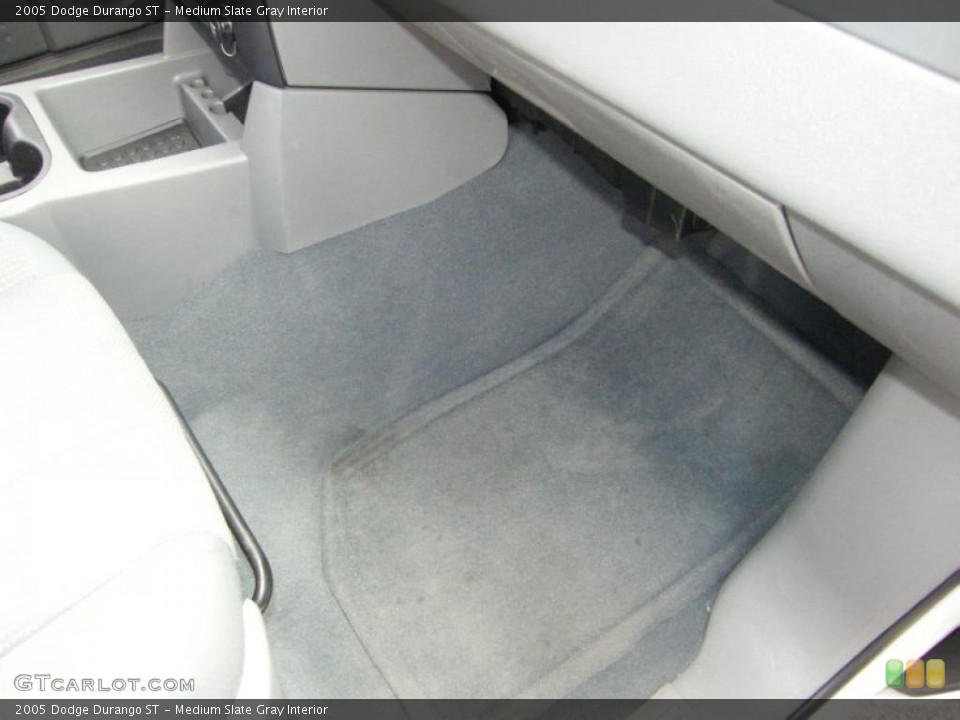 Medium Slate Gray Interior Photo for the 2005 Dodge Durango ST #38916042