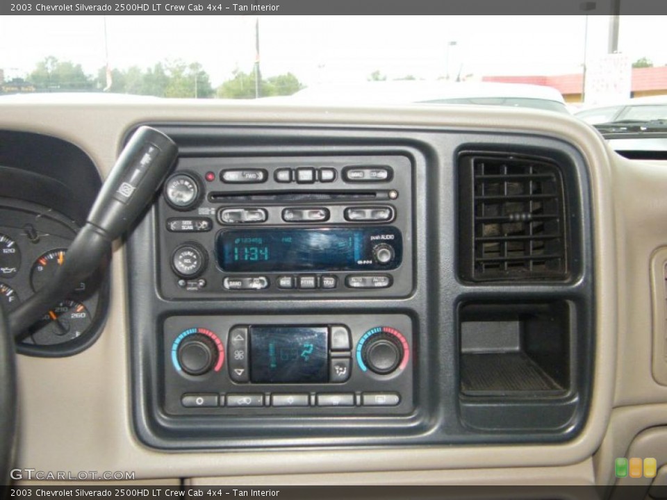 Tan Interior Controls for the 2003 Chevrolet Silverado 2500HD LT Crew Cab 4x4 #38916254