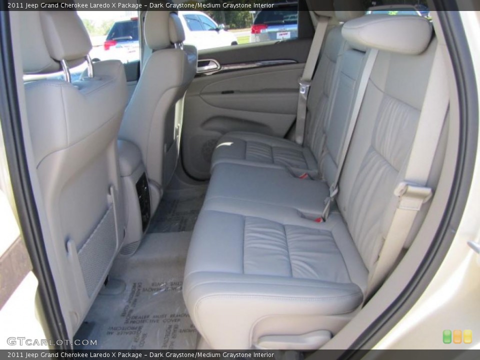 Dark Graystone/Medium Graystone Interior Photo for the 2011 Jeep Grand Cherokee Laredo X Package #38918514