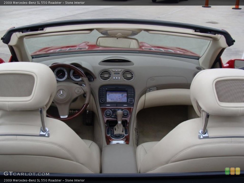 Stone Interior Photo for the 2009 Mercedes-Benz SL 550 Roadster #38919522