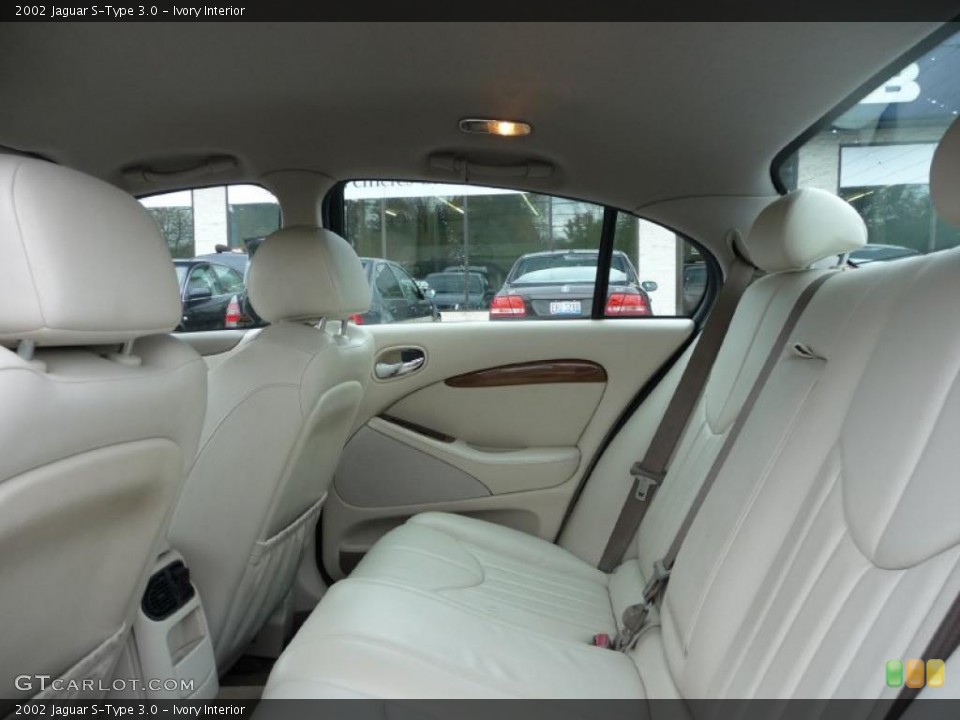 Ivory Interior Photo for the 2002 Jaguar S-Type 3.0 #38921962