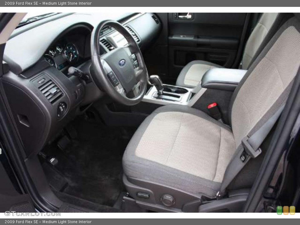 Medium Light Stone Interior Photo for the 2009 Ford Flex SE #38922210