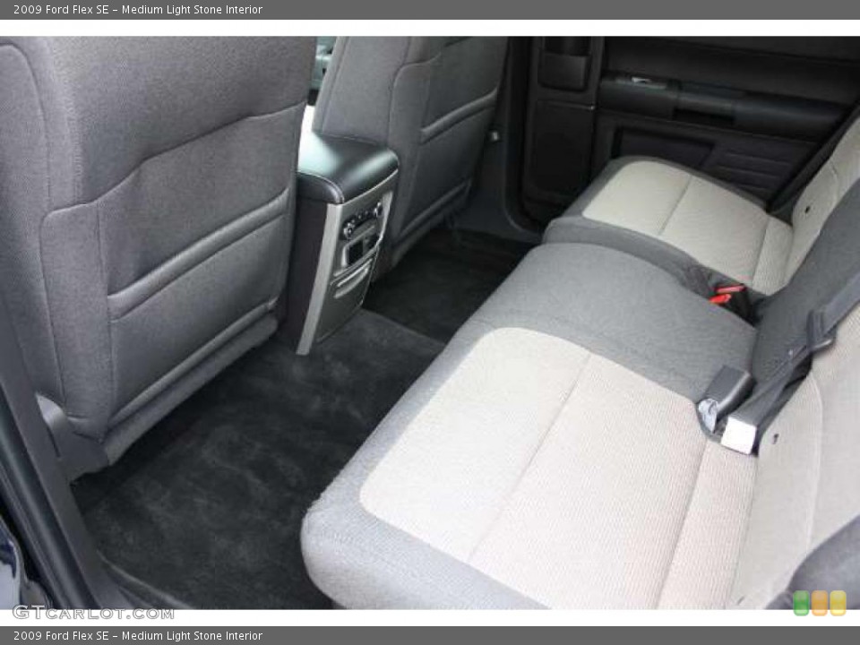 Medium Light Stone Interior Photo for the 2009 Ford Flex SE #38922370