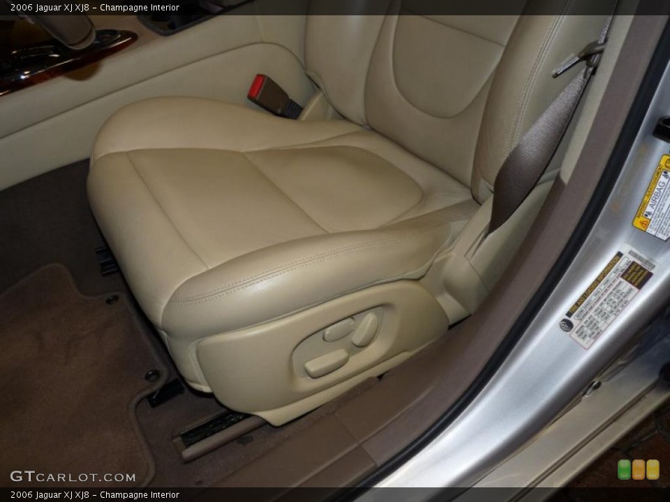 Champagne Interior Photo for the 2006 Jaguar XJ XJ8 #38927094