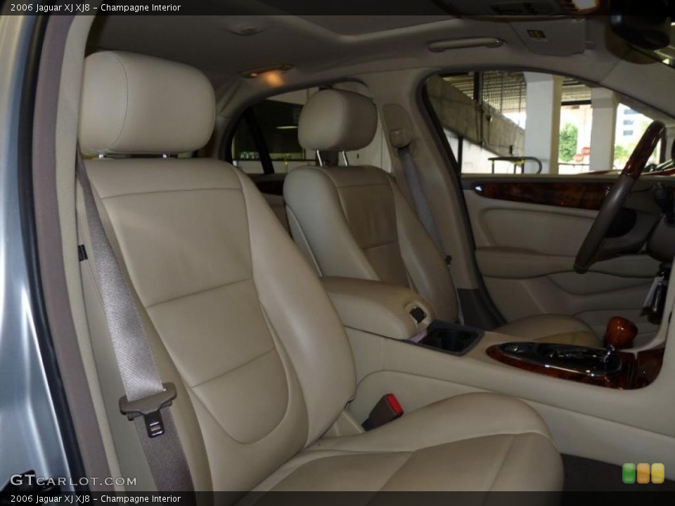 Champagne Interior Photo for the 2006 Jaguar XJ XJ8 #38927250