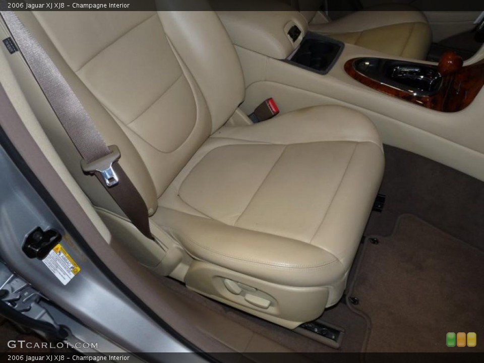 Champagne Interior Photo for the 2006 Jaguar XJ XJ8 #38927274