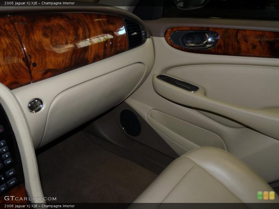 Champagne Interior Photo for the 2006 Jaguar XJ XJ8 #38927290