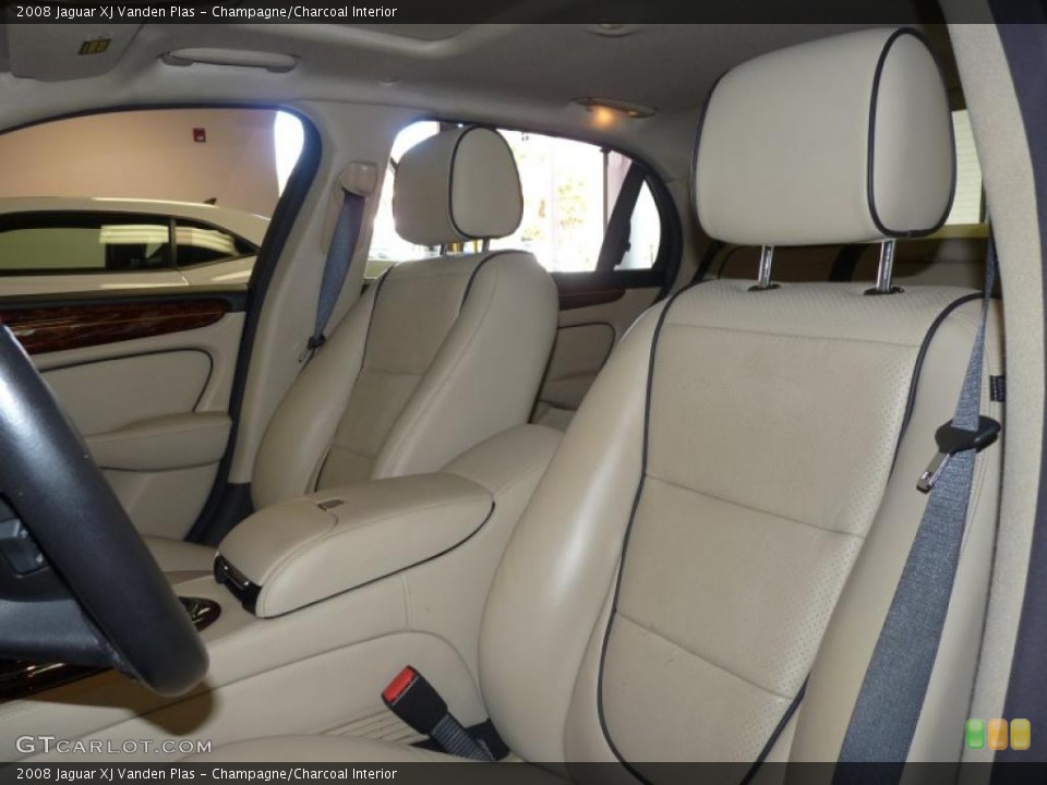 Champagne/Charcoal Interior Photo for the 2008 Jaguar XJ Vanden Plas #38927934