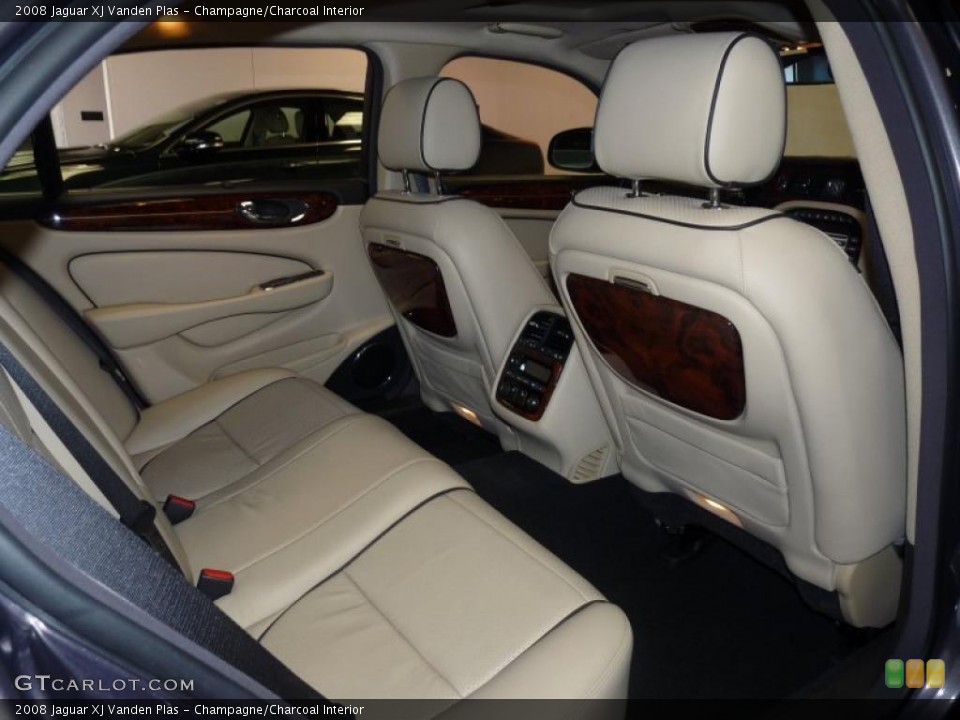 Champagne/Charcoal Interior Photo for the 2008 Jaguar XJ Vanden Plas #38928046