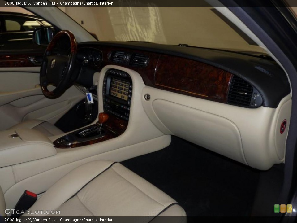 Champagne/Charcoal Interior Dashboard for the 2008 Jaguar XJ Vanden Plas #38928080