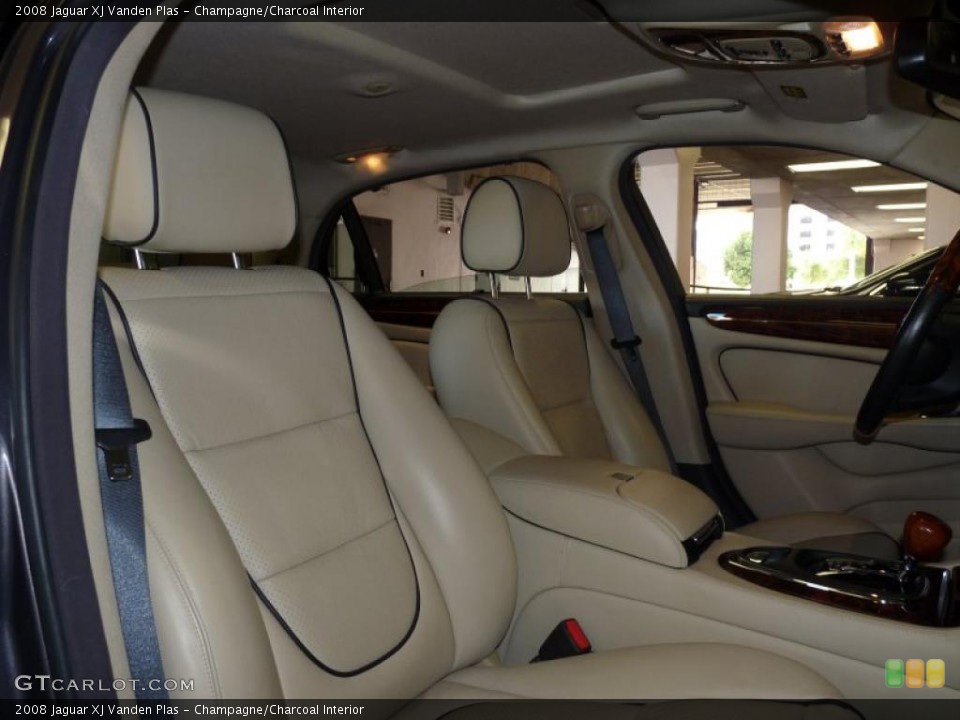 Champagne/Charcoal Interior Photo for the 2008 Jaguar XJ Vanden Plas #38928114