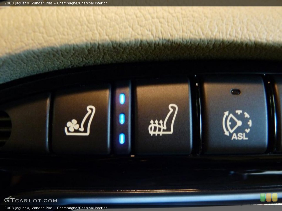 Champagne/Charcoal Interior Controls for the 2008 Jaguar XJ Vanden Plas #38928250