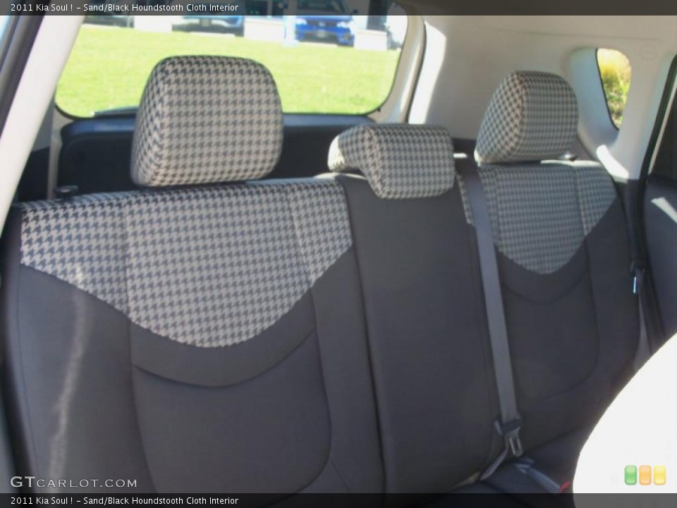 Sand/Black Houndstooth Cloth Interior Photo for the 2011 Kia Soul ! #38930714