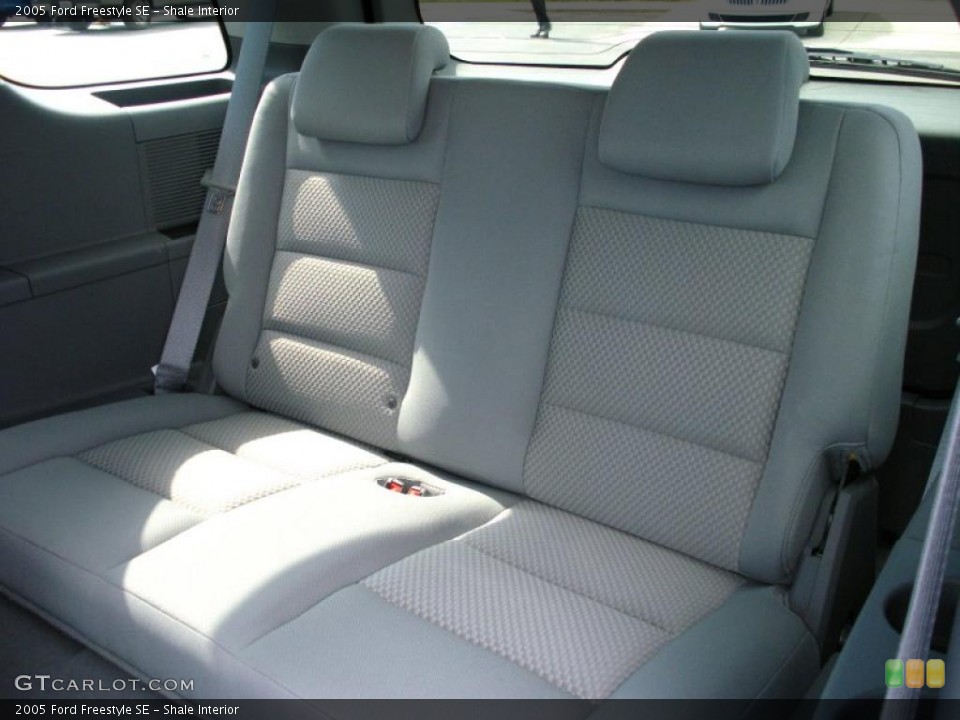 Shale Interior Photo for the 2005 Ford Freestyle SE #38938286