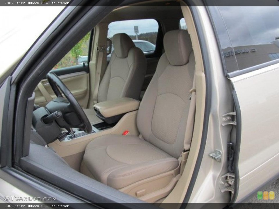 Tan Interior Photo for the 2009 Saturn Outlook XE #38939302