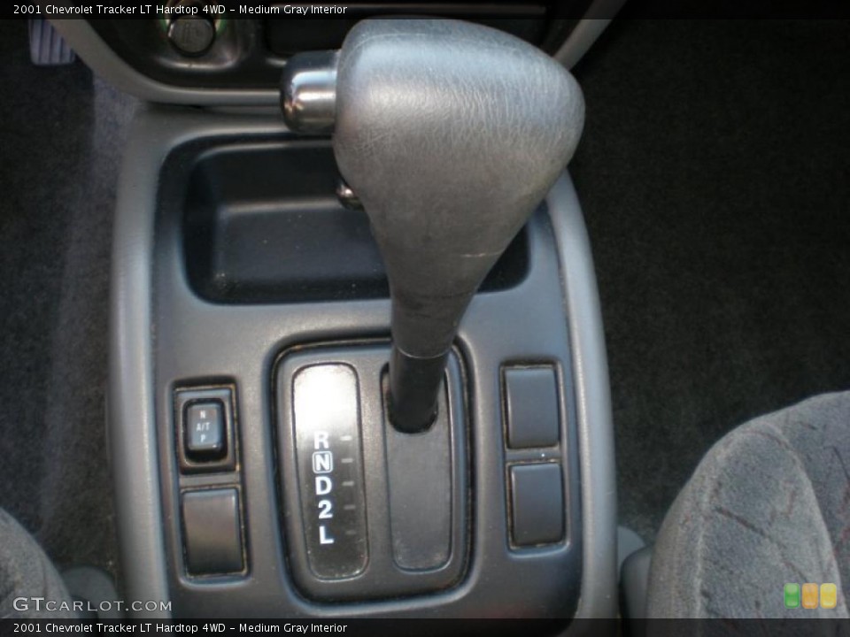 Medium Gray Interior Transmission for the 2001 Chevrolet Tracker LT Hardtop 4WD #38940022