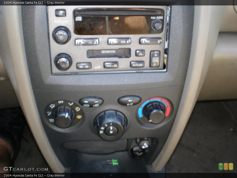 Gray Interior Controls for the 2004 Hyundai Santa Fe GLS #38940226