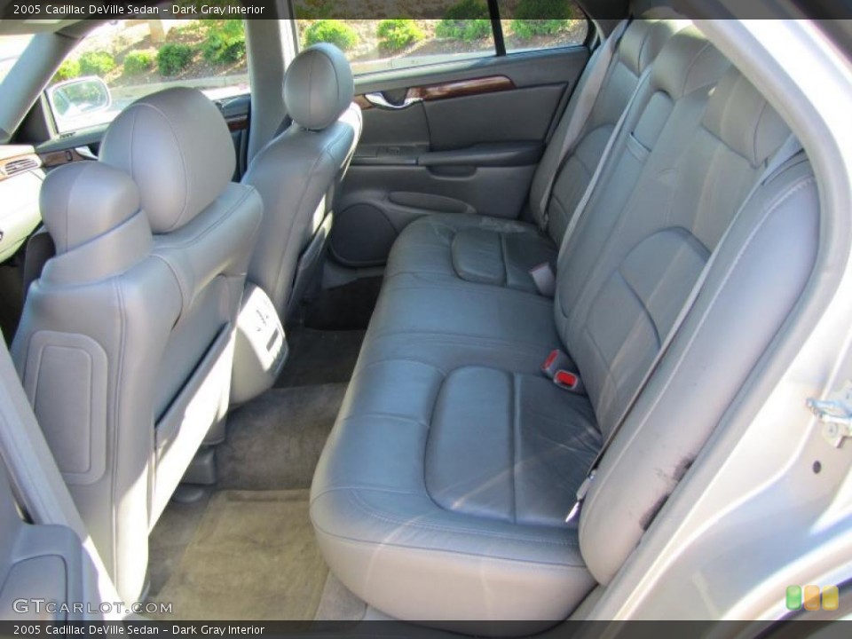 Dark Gray Interior Photo for the 2005 Cadillac DeVille Sedan #38941946