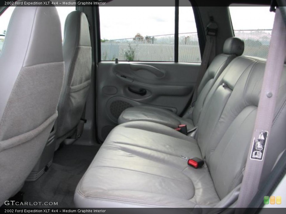 Medium Graphite Interior Photo for the 2002 Ford Expedition XLT 4x4 #38945606