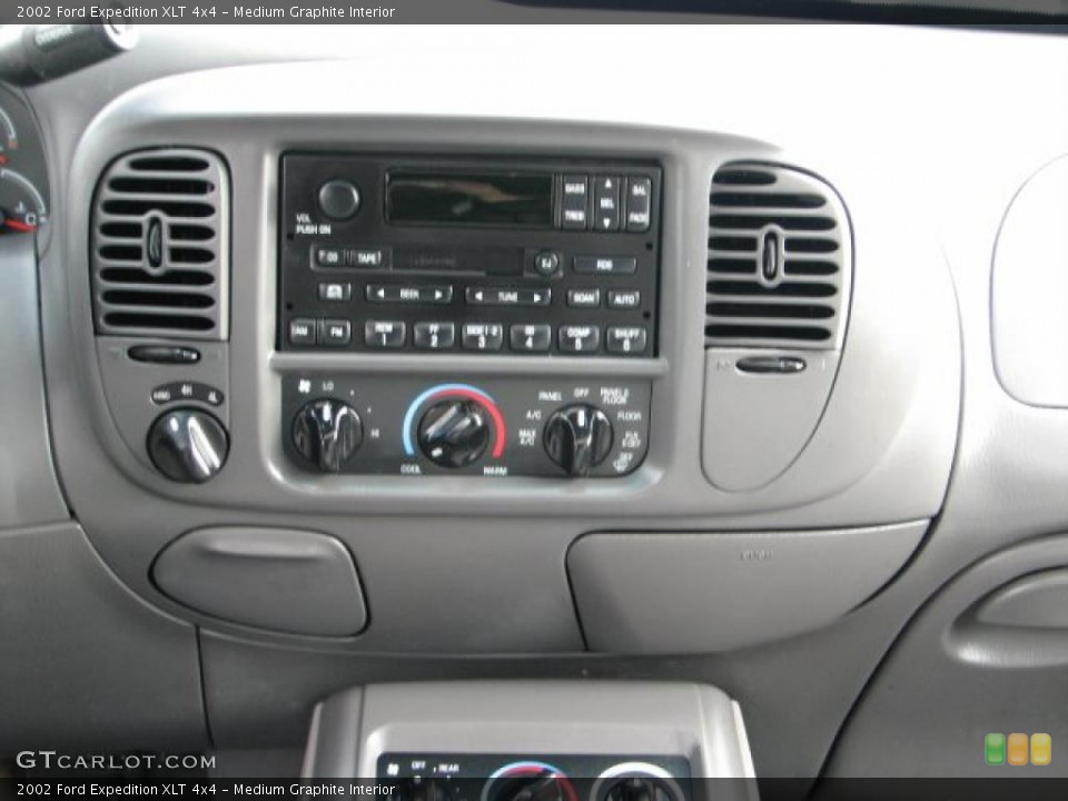 Medium Graphite Interior Controls for the 2002 Ford Expedition XLT 4x4 #38945642