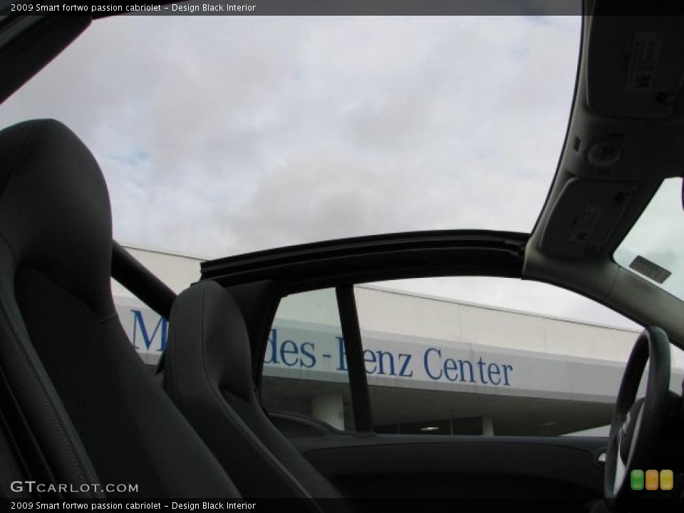 Design Black Interior Sunroof for the 2009 Smart fortwo passion cabriolet #38946062