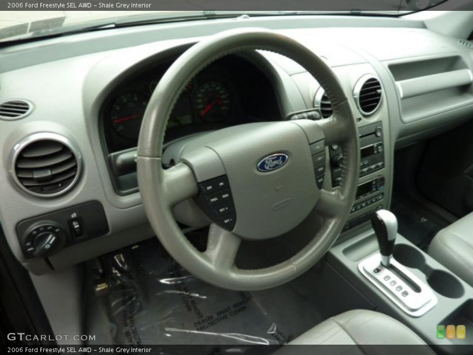 Shale Grey Interior Steering Wheel for the 2006 Ford Freestyle SEL AWD #38946598