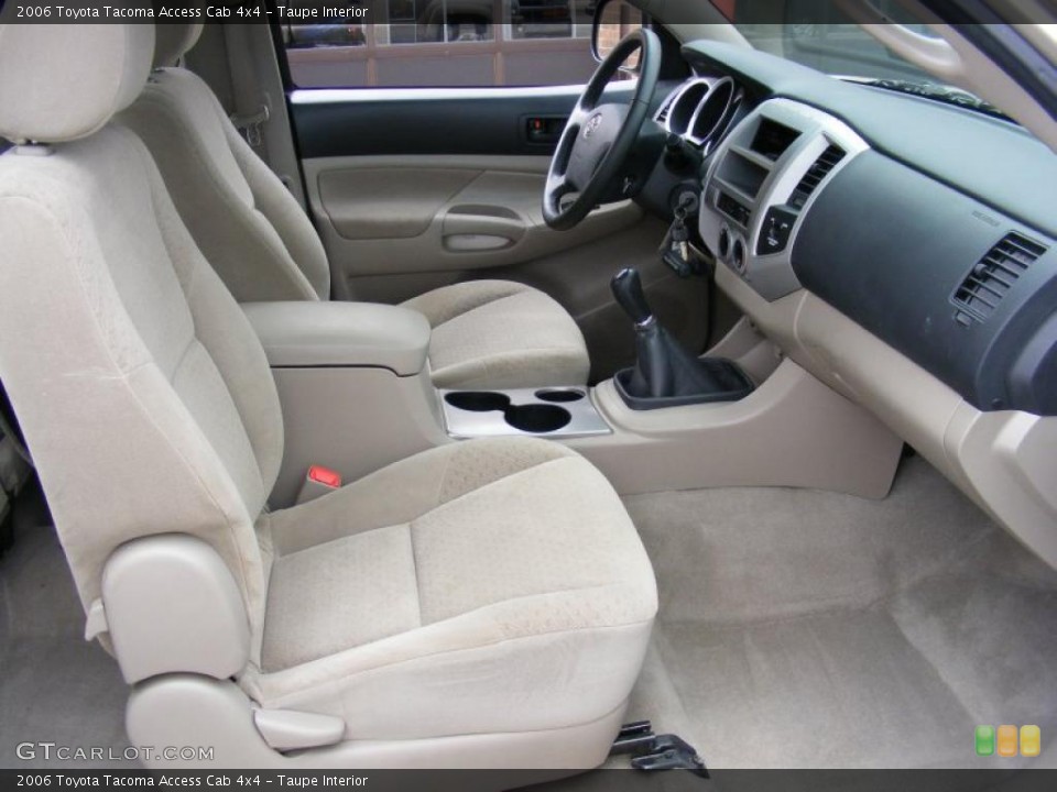 Taupe Interior Photo for the 2006 Toyota Tacoma Access Cab 4x4 #38952282