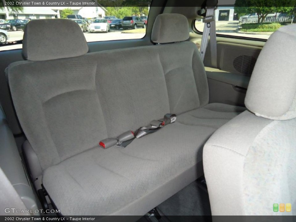Taupe Interior Photo for the 2002 Chrysler Town & Country LX #38952702