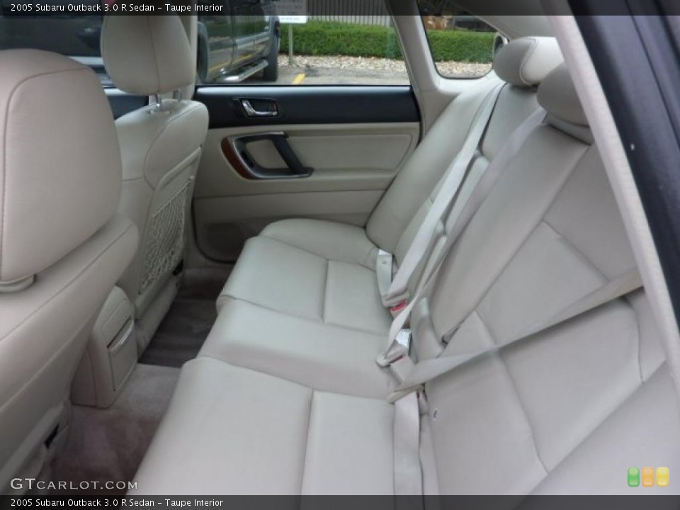 Taupe Interior Photo for the 2005 Subaru Outback 3.0 R Sedan #38958146