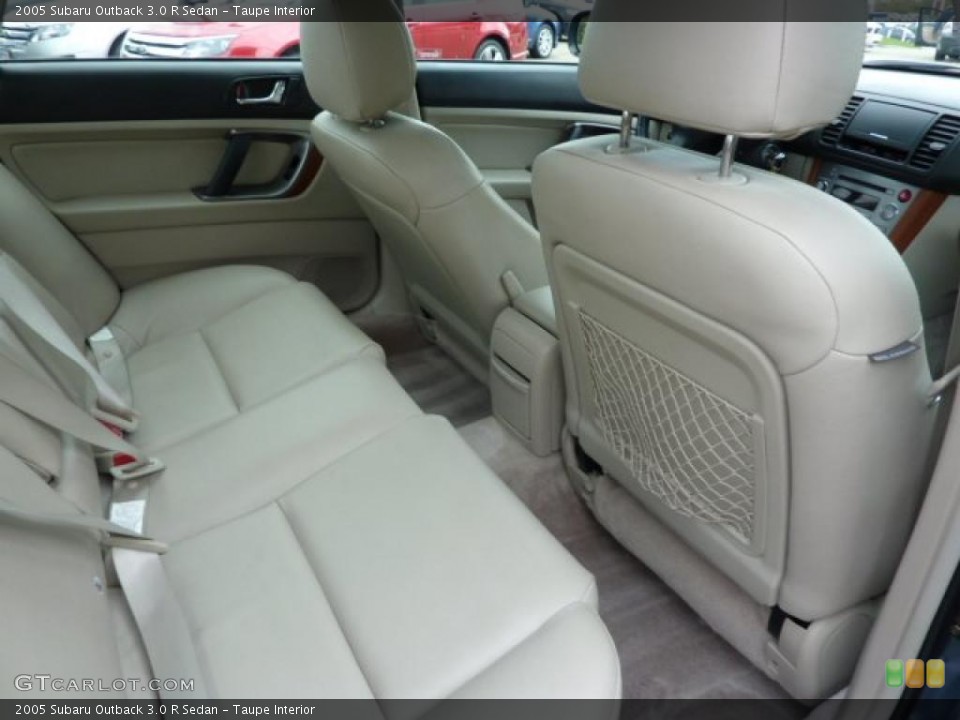 Taupe Interior Photo for the 2005 Subaru Outback 3.0 R Sedan #38958174