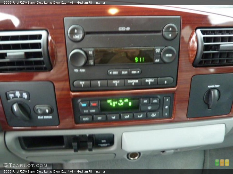 Medium Flint Interior Controls for the 2006 Ford F250 Super Duty Lariat Crew Cab 4x4 #38958766