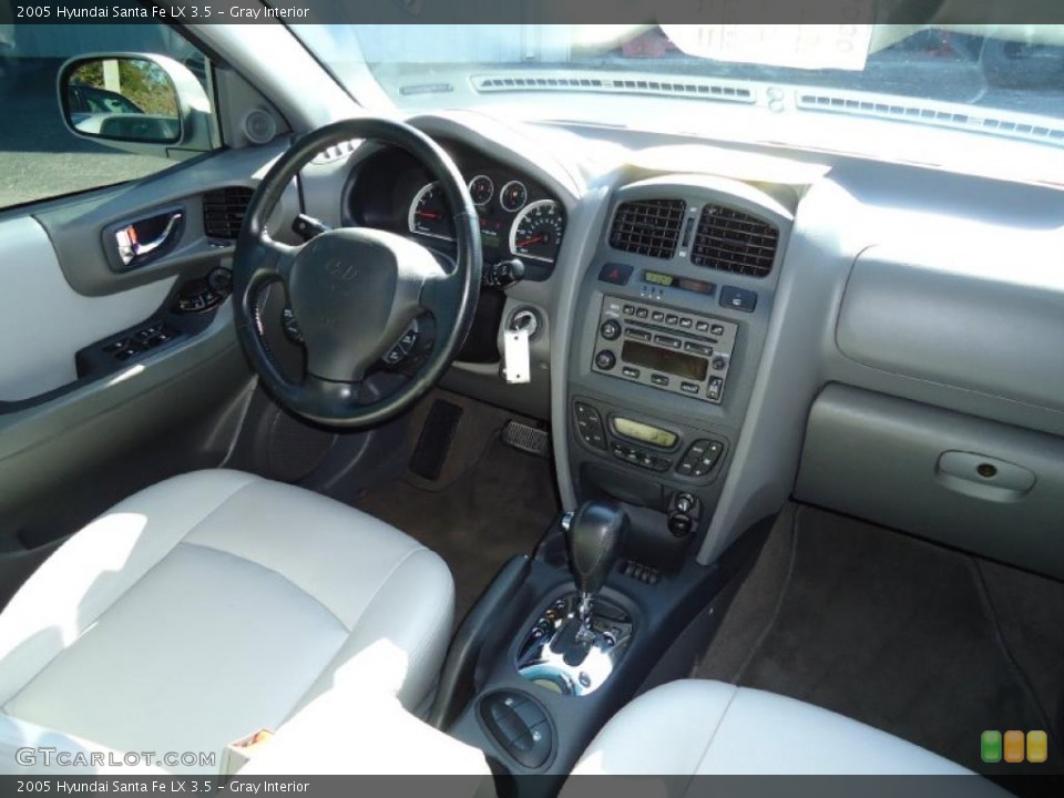 Gray Interior Dashboard for the 2005 Hyundai Santa Fe LX 3.5 #38959442