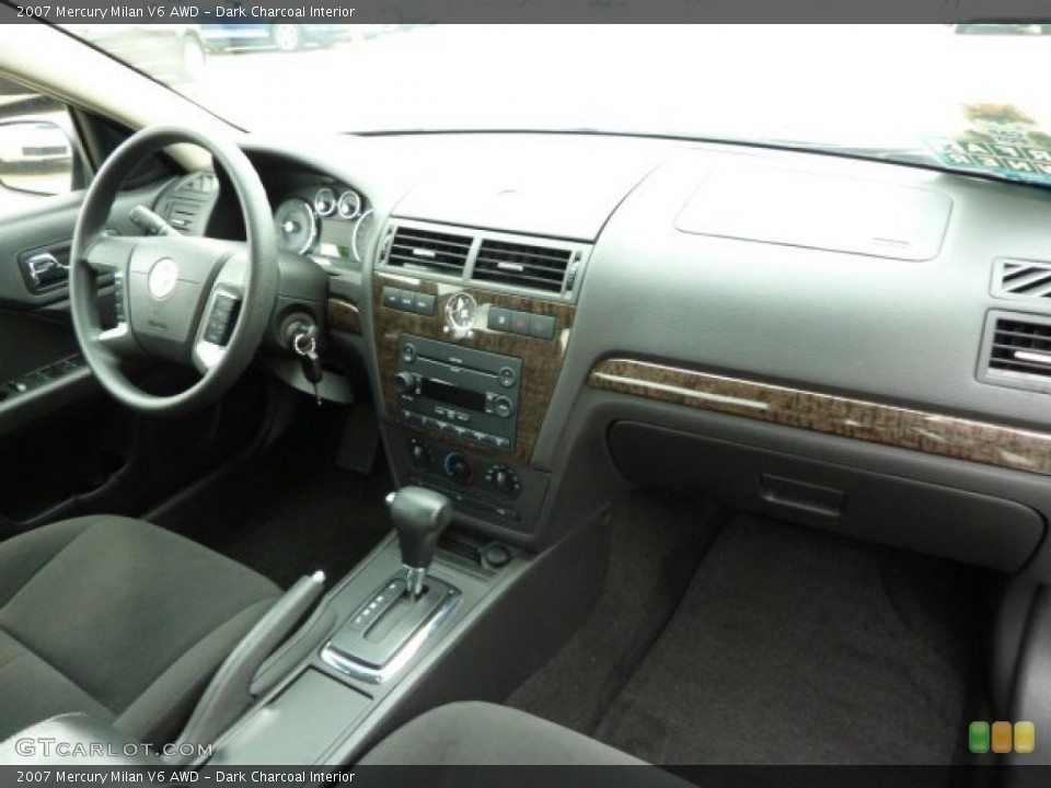 Dark Charcoal Interior Photo for the 2007 Mercury Milan V6 AWD #38961218