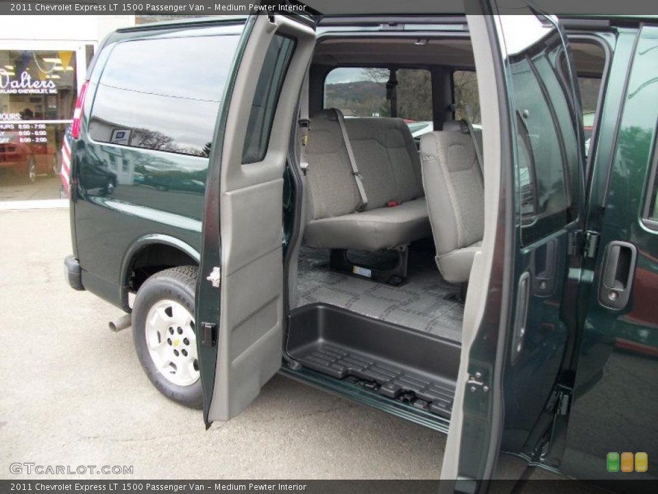 Medium Pewter Interior Photo for the 2011 Chevrolet Express LT 1500 Passenger Van #38975930